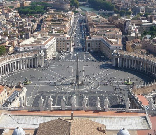 Um Leben zu schaffen, muss man Hoffnung in den Sinn des Lebens haben, sagte der Papst
